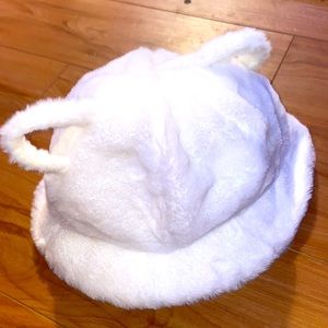 Polar bear bucket hat 🌟